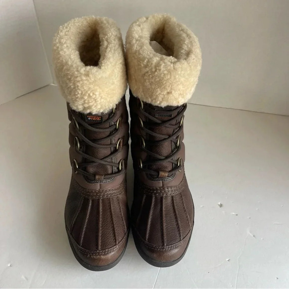UGG Women's NEWBERRY 3224-STT Quitted Snow Boot (Waterproof, Shearling Lined) - Picture 4 of 14